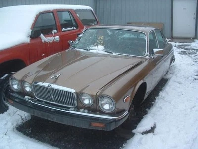 AC Compressor Fits 69-87 XJ6 479801 Foto 1 de 4