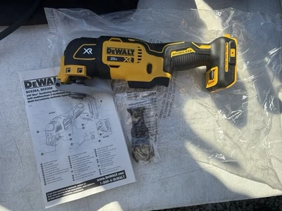 Multiherramienta XR oscilante inalámbrica de 3 velocidades DEWALT DCS356B 20 V nueva con hoja Foto 1 de 4