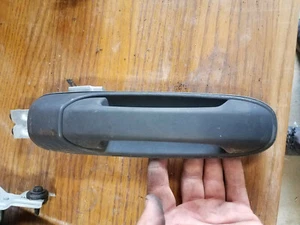 2002-2007 JEEP LIBERTY DOOR HANDLE RIGHT FRONT - Imagen 1 de 2