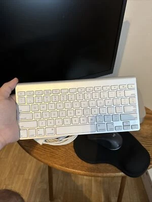 Apple Mac Mini 2015 16 Gb Ram BUNDLE W/  Magic Keyboard - Image 1 of 4