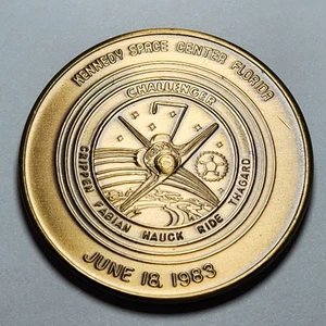 1983 Kennedy Space Center Coin Challenger Tribute New Era Space Exploration - Picture 1 of 2