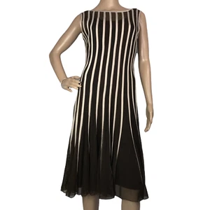 Xscape Joanna Chen Kleid Größe 8 gerippt tailliert halbtransparent gefüttert Party Anlass - Bild 1 von 11