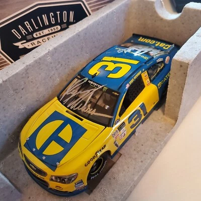 2017 Ryan Newman Dual Autographed #31 Caterpillar Darlington Nascar Diecast 1:24 - Image 1 of 4