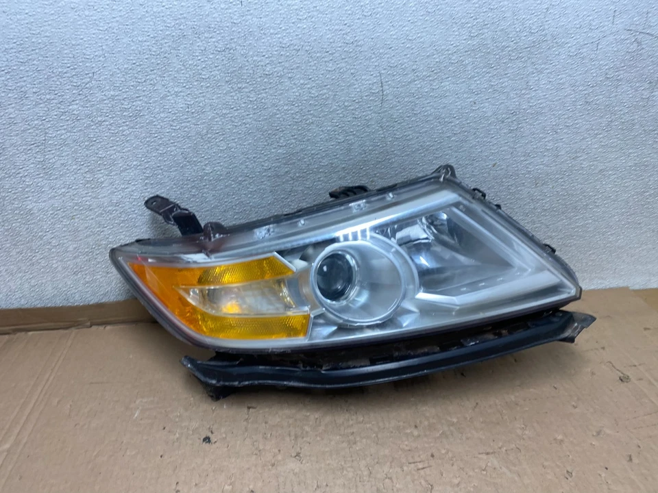 Faro halógeno pasajero delantero derecho Honda Odyssey 2011 a 2013 U8750 DW Foto 1 de 4