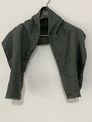 Bufanda para hombre CLÁSICA VERDE SIN MARCA geométrica toda seda 52”/12”Ex Con Foto 1 de 4