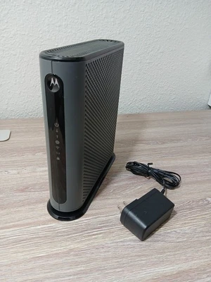 Motorola MG7700 AC1900 Dual-Band DOCSIS 3.0 Cable Modem WiFi Router w Power Cord - Image 1 of 4