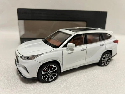 1/24 Toyota Highlander SUV Diecast Vehicle Model Car Toy Collectible Sound&Light - Image 1 of 4