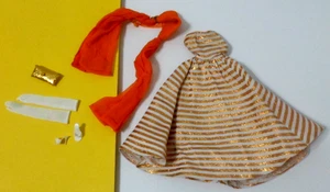 1965 VINTAGE BARBIE HOLIDAY DANCE #1639 GOLD WEISS LAHM KLEID CHIFFON SCHÄRPE KOMPLETT - Bild 1 von 7