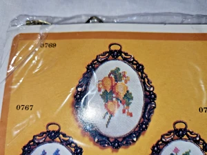 Vintage Creative Circle Cross Stitch Kit Japanese Lantern w/ frame 2 1/4 by 3.5" - Picture 1 of 5