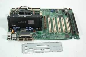 Tyan S1846 Tsunami ATX Motherboard Intel PII 450Mhz 256Mb RAM I/O Shield Tested - Afbeelding 1 van 10
