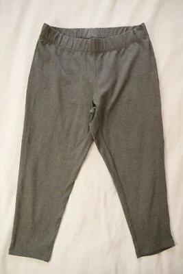 SARA Grey Capri LEGGINGS Size Aus 14 NWT Plus Crop 3/4 Length Active Workout Gym - image 1 of 4