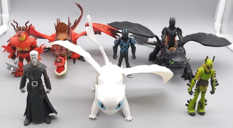 HOW TO TRAIN YOUR DRAGON THE HIDDEN WORLD ACTION FIGURE LOT LIGHT FURY TOOTHLESS Cover