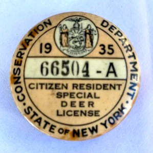 1935 NY New York NEW YORK RESIDENTE SPECIALE PULSANTE LICENZA CERVO Spilla Distintivo Pinback - Foto 1 di 3