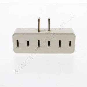 Leviton Faded White Adapter Plug-In Triple Tap Outlet NEMA 1-15R 15A 125V 65-W - Foto 1 di 6