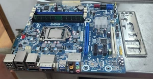 Intel DH67BL LGA1155 Micro-ATX Desktop Mainboard mit i3-2100 CPU, 4GB, I/O Platte - Bild 1 von 5