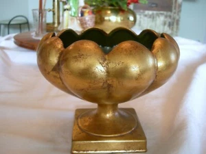 COMPOTA CON PATAS DE CERÁMICA DORADA Mid Century Modern Hollywood Regency Interior Verde - Imagen 1 de 5