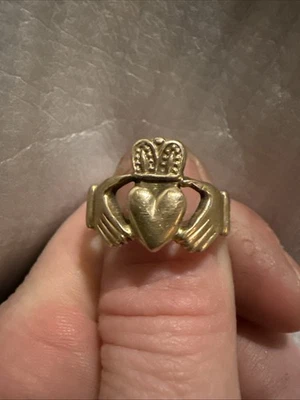  ANILLO CABALLERO CLADDAGH ORO MACIZO 10K VINTAGE TALLA 10 Foto 1 de 3