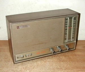 RADIO AM/FM VINTAGE GENERALE ELETTRICO STATO SOLIDO DOPPIO ALTOPARLANTE MODELLO T2244H - Foto 1 di 10