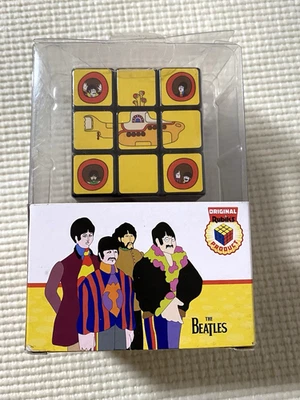 Rubik’s Cube 3 x 3 The Beatles Yellow Submarine Foto 1 de 4