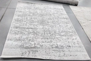 SILVER / IVORY 5'-3" X 7'-6" Flaw in Rug, Reduced Price 1172730277 MAD603G-5 - Picture 1 of 4
