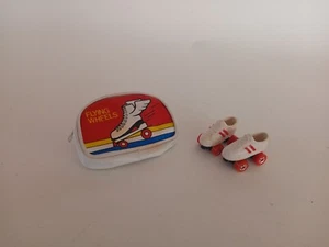 Portamonete vintage Flying Wheels Skate Club anni 70 3" x 2" con pattini - Foto 1 di 1