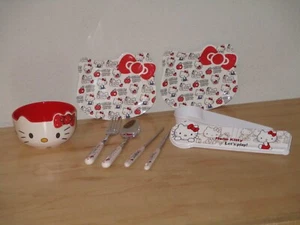 Hello Kitty Dining Set Bowl 2 Small Plates Stainless Steel Cutlery 4 Pieces New - Picture 1 of 1