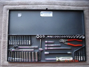 Vintage, ARMSTRONG 52 pc. 1/4 drive SAE socket set (16-193), U.S.A.; steel case - Picture 1 of 9