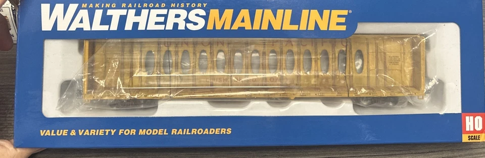 Walthers MainLine HO 910-4867 72’ Centerbeam Flatcar Union Pacific #217070 Used - Image 1 of 4