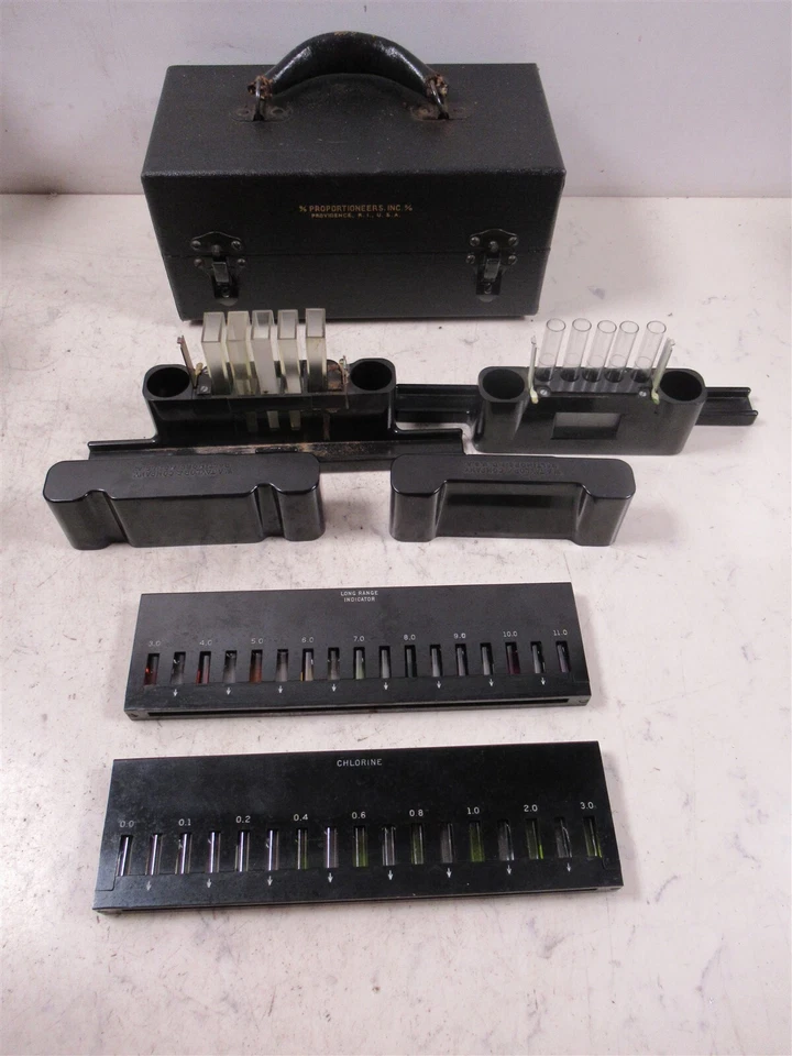 W.A. Taylor & Company Kit Comparador de Diapositivas Indicador de Cloro Largo Alcance De Colección Foto 1 de 4