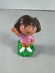 Dora The Explorer Figure 2003 Mattel Viacom 3" Arm Raised Green Grass Free Ship - Picture 1 of 4