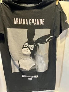 Ariana Grande Concert Tee 2017 Dangerous Woman Tour Adult Size Small - Picture 1 of 7
