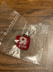 Toys R Us Red Star R Official Employee Pin TRU - Bild 1 von 1
