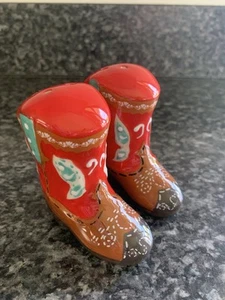 The Pioneer Woman Cowgirl Boots Ceramic Salt & Pepper Shakers Set - Picture 1 of 8