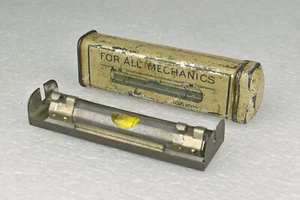 Línea octágona Frank B Hall de colección y nivel de superficie con mecanizado de construcción de caja de hojalata - Imagen 1 de 9