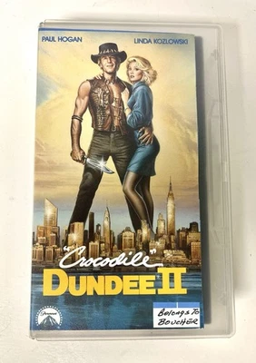 Crocodile Dundee 2 II VHS 1991 Paul Hogan Paramount Australia Comedy Hard Case Foto 1 de 4