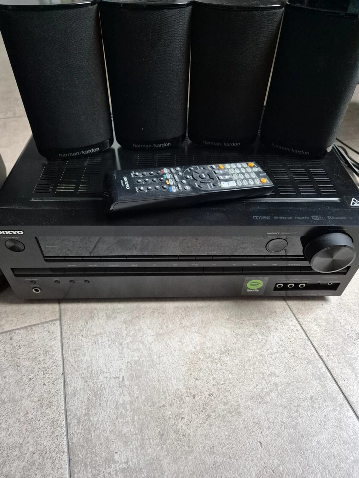 Onkyo Verstärker mit  5.1 System von Harman und Kardon  - Bild 1 von 4