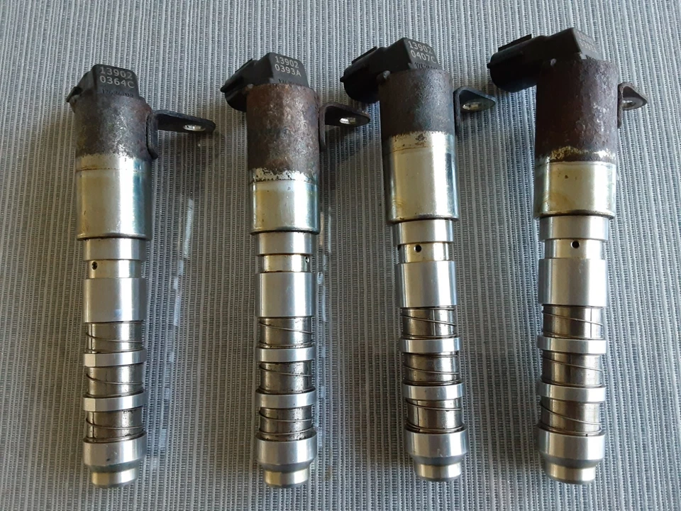 Chevrolet Impala 2009-2013 solenoide árbol de levas válvula de posición fabricante de equipos originales # 12626012* Foto 1 de 4