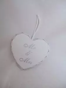 Mr and Mrs Shabby Chic Heart White hanging plaque Wedding Gift Decoration - Picture 1 of 3