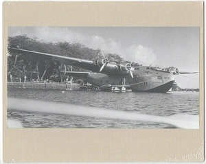 FLYING BOAT IN HAWAII 1930'S HAND PRINTED SILVER HALIDE PHOTOGRAPH ON 8X10" MAT - Picture 1 of 1