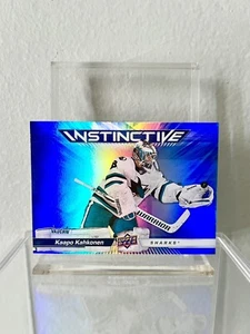 2023-24 Upper Deck Serie 2 Kaapo Kahkonen IN14 Instintive Blue Sharks - Imagen 1 de 3