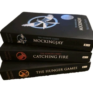 Hunger Games Trilogy 3 Book Gift Set Suzanne Collins Catching Fire Mockingjay - Picture 1 of 4