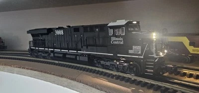 Lionel Legacy 2233471: Illinois Central (CN) Heritage ES44AC #3008 - Image 1 of 4