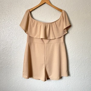 Boohoo Off Shoulder Ruffle Short Romper Jumpsuit Flirty Chic Neutral Glam 14 Tan - Picture 1 of 9