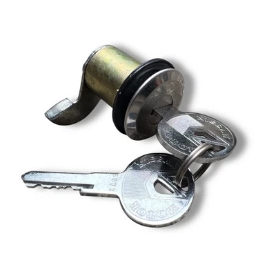 DATSUN BULEBIRD 410 411 Trunk lid Lock Genuine Part NOS JAPAN - Image 1 of 4