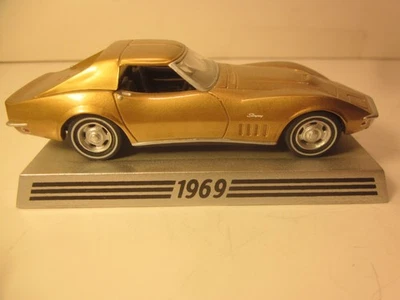 DANBURY MINT 1/43 DIECAST CORVETTE, 1969 GOLD 435 HP COUPE 50th ANNIV. SERIES - Image 1 of 4