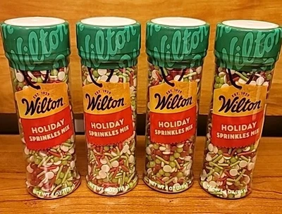 LOTE de 4 aspersores de vacaciones Wilton.  Galletas y pasteles de Navidad.  4 oz cada uno sellado Foto 1 de 3
