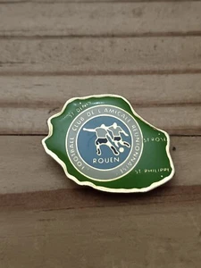 Pin's Pins Pin Enamel 29 Football  Ville Rouen "Club L'amicale Reunionnaise"  - Picture 1 of 2