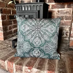1353. MELFI EMERALD Velvet Cushion Cover Various sizes - Picture 1 of 5