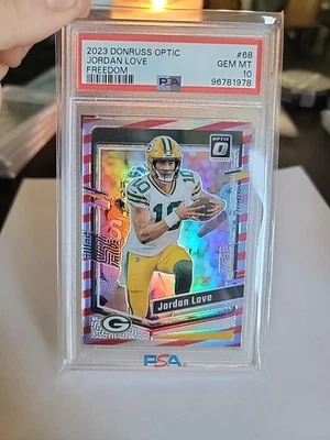 Panini Donruss Optic 2023 - Jordan Love #68 rojo blanco rayas Freedom Prizm Foto 1 de 2