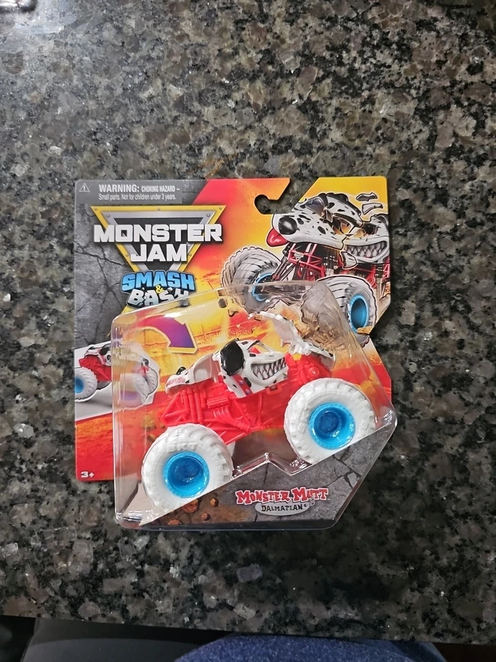 Monster Jam Monster Mutt Smash And Bash Series 2 - Image 1 of 1